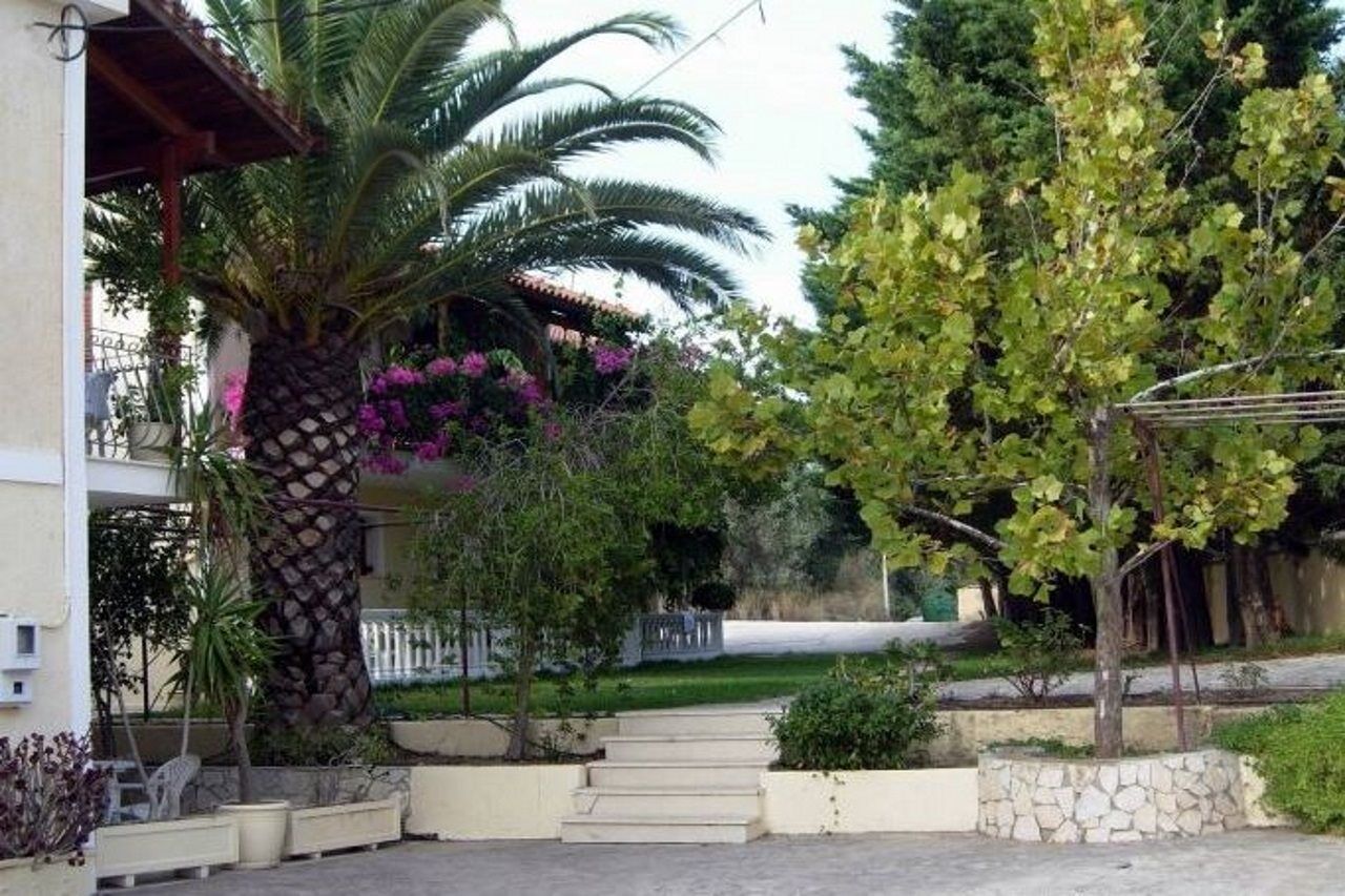 Helena'S Studios Livathos  外观 照片